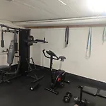Iam 3 90 Qm 7 Betten Kueche Badezimmer Kraftraum 44 U شقة