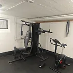 Iam 3 90 Qm 7 Betten Kueche Badezimmer Kraftraum 44 U شقة