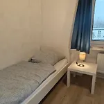 Iam 3 90 Qm 7 Betten Kueche Badezimmer Kraftraum 44 U شقة *