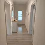 Iam 3 90 Qm 7 Betten Kueche Badezimmer Kraftraum 44 U *