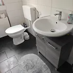 Iam 3 90 Qm 7 Betten Kueche Badezimmer Kraftraum 44 U * بليتنبرغ