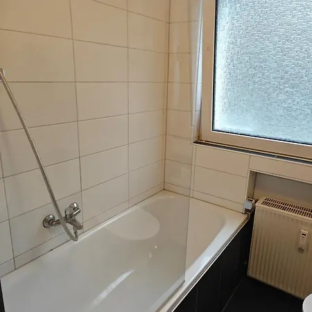 Iam 3 90 Qm 7 Betten Kueche Badezimmer Kraftraum 44 U דירה