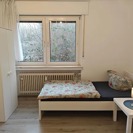 Iam 3 90 Qm 7 Betten Kueche Badezimmer Kraftraum 44 U *