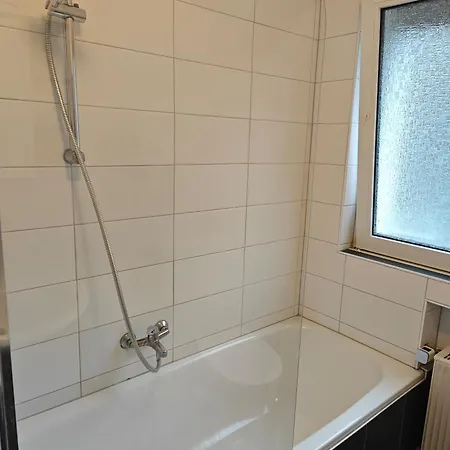 Iam 3 90 Qm 7 Betten Kueche Badezimmer Kraftraum 44 U פלטנברג