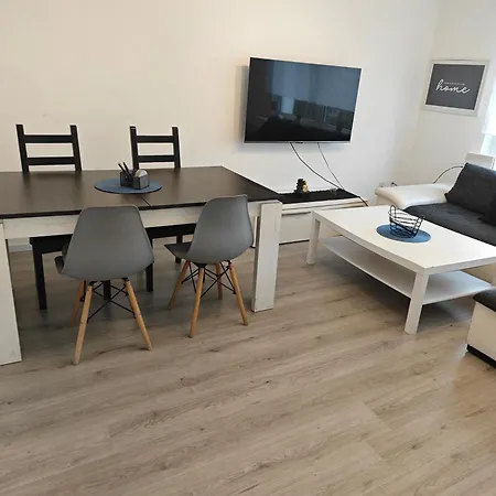 Iam 3 90 Qm 7 Betten Kueche Badezimmer Kraftraum 44 U