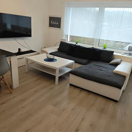 Iam 3 90 Qm 7 Betten Kueche Badezimmer Kraftraum 44 U דירה *