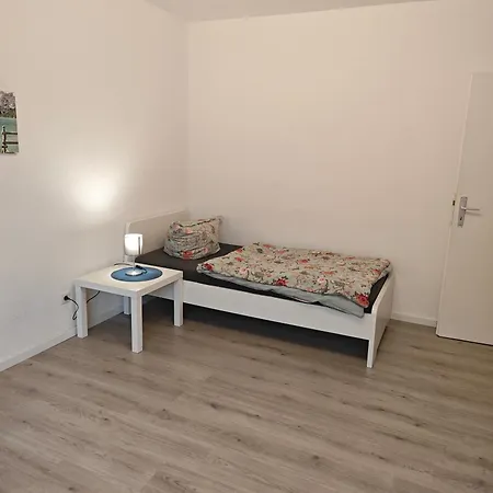 Iam 3 90 Qm 7 Betten Kueche Badezimmer Kraftraum 44 U דירה