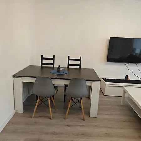 Iam 3 90 Qm 7 Betten Kueche Badezimmer Kraftraum 44 U דירה פלטנברג