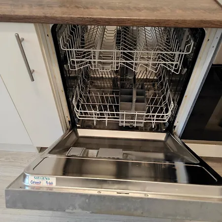 Iam 3 90 Qm 7 Betten Kueche Badezimmer Kraftraum 44 U דירה פלטנברג