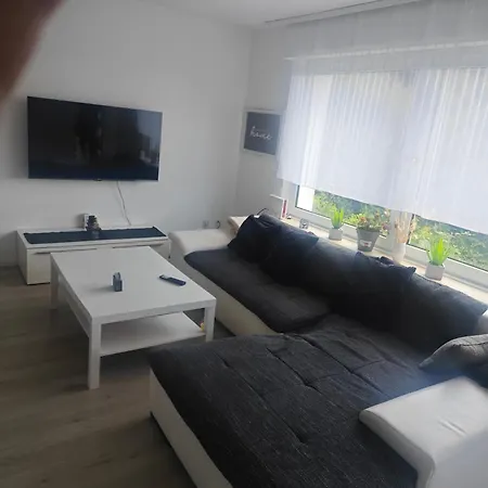 Iam 3 90 Qm 7 Betten Kueche Badezimmer Kraftraum 44 U * פלטנברג