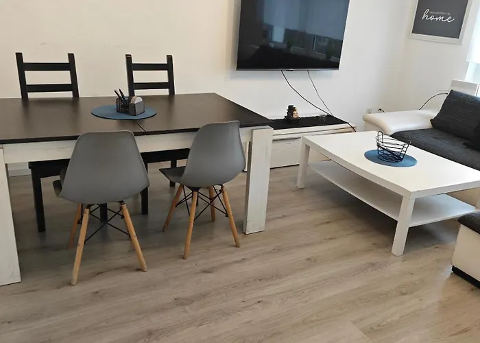 Iam 3 90 Qm 7 Betten Kueche Badezimmer Kraftraum 44 U