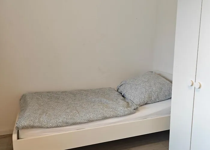 Iam 3 90 Qm 7 Betten Kueche Badezimmer Kraftraum 44 U * Plettenberg